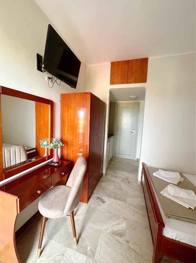 Hotel Palmera 사르티 외부 사진