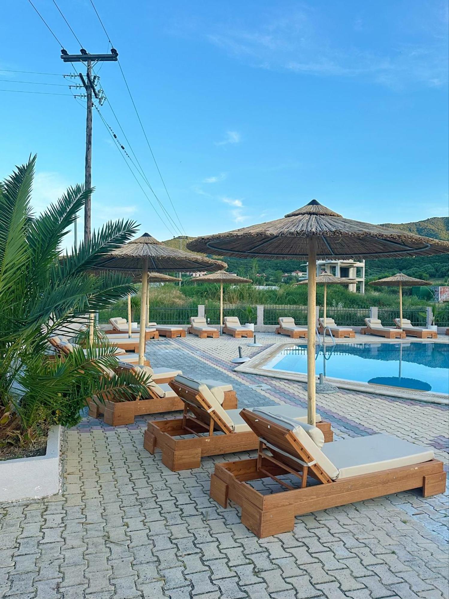 Hotel Palmera 사르티 외부 사진